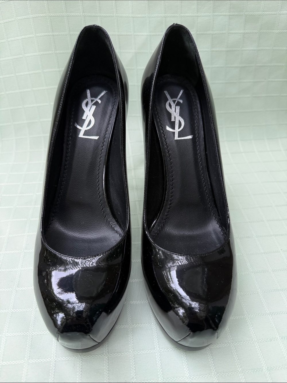 Saint Laurent Black Patent Leather Round-Toe Pumps